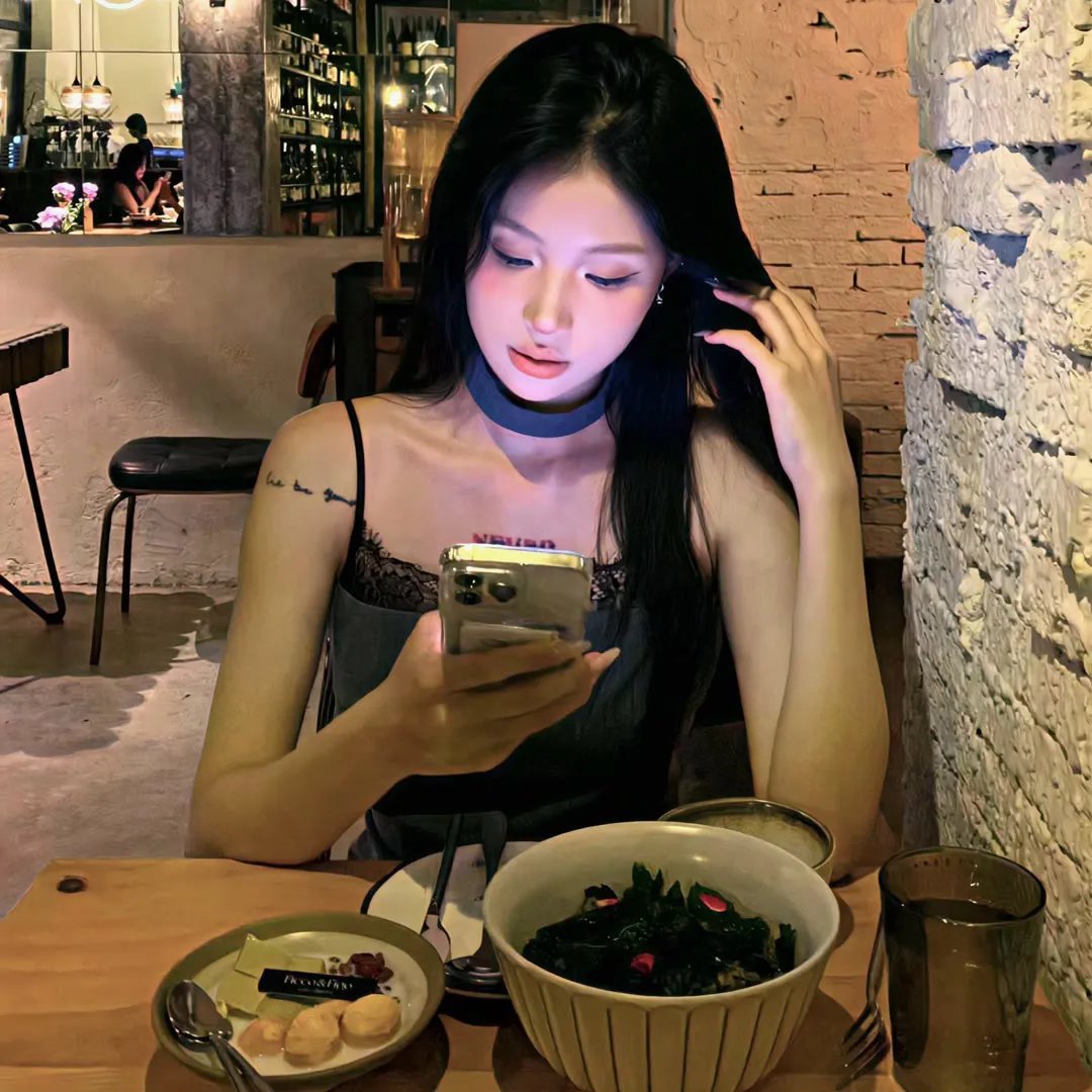 签约艺人又出大瓜：抄袭被举报，品牌连夜解约，连续多日